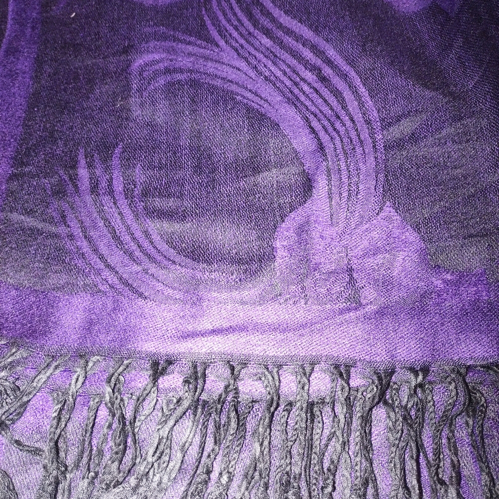 Wrap/Shawl - Picture 5 of 9